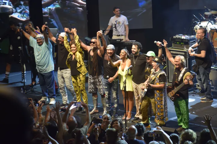 Irmãos Macêdo reúnem fãs e artistas na Concha em festa pelos 50 anos