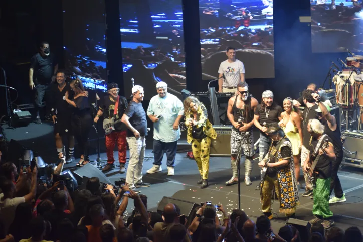 Irmãos Macêdo reúnem fãs e artistas na Concha em festa pelos 50 anos