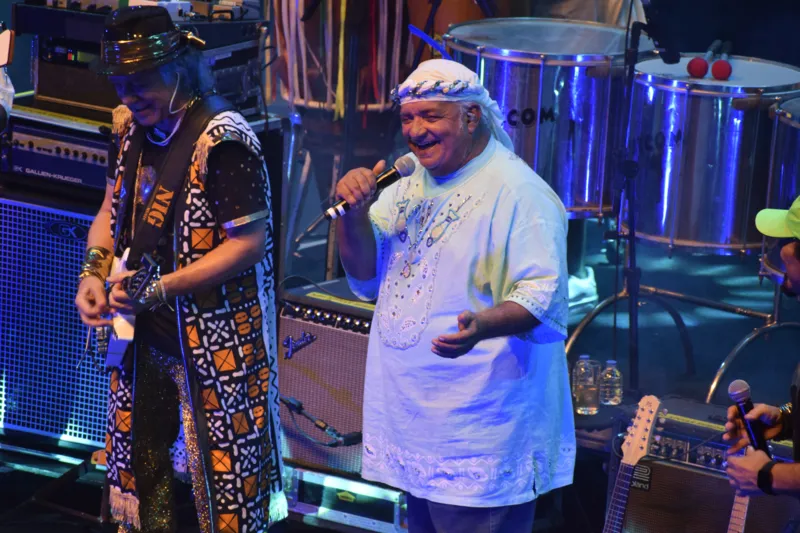 Irmãos Macêdo reúnem fãs e artistas na Concha em festa pelos 50 anos