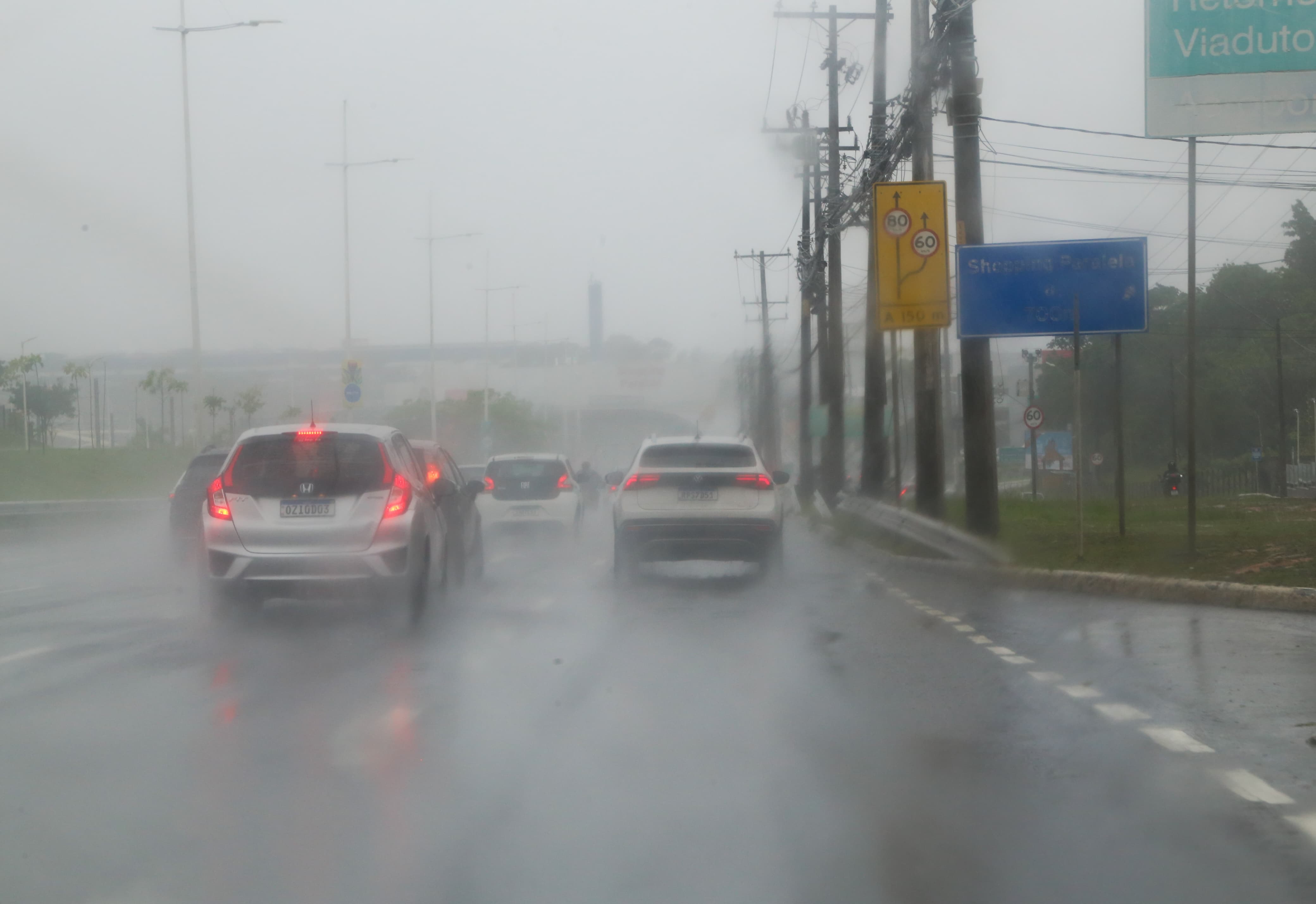 Fotos: Confira imagens dos transtornos causados pela chuva em Salvador