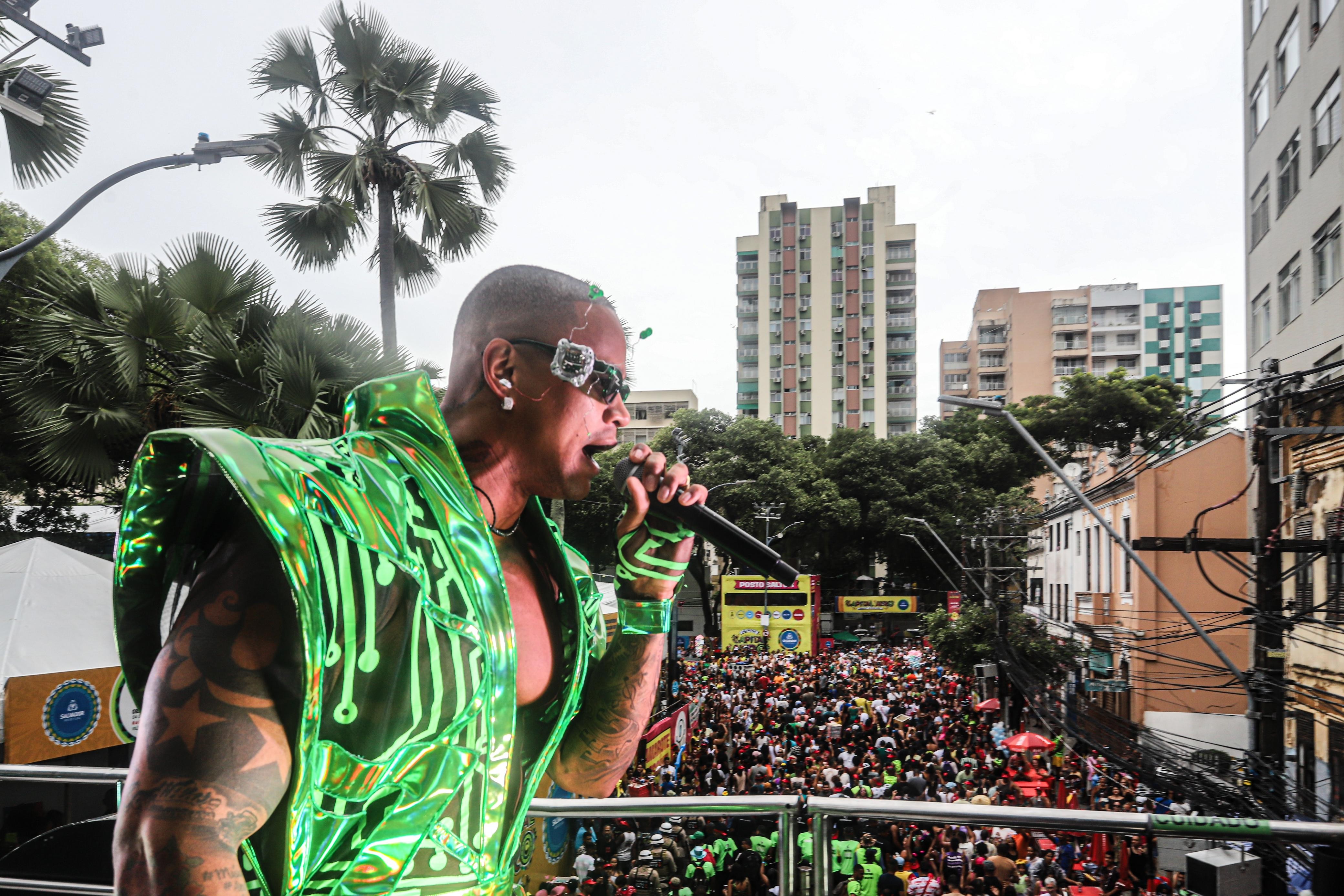 FOTOS: confira as imagens do carnaval de Salvador neste domingo