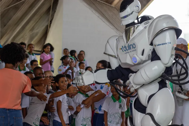Escolas da Bahia são contempladas com programa de educação tecnológica