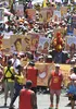 Mensagens políticas marcam Mudança do Garcia no Carnaval em Salvador