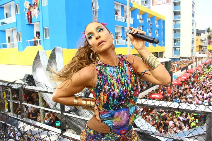 Ivete Sangalo agita bloco no sábado de Carnaval em Salvador