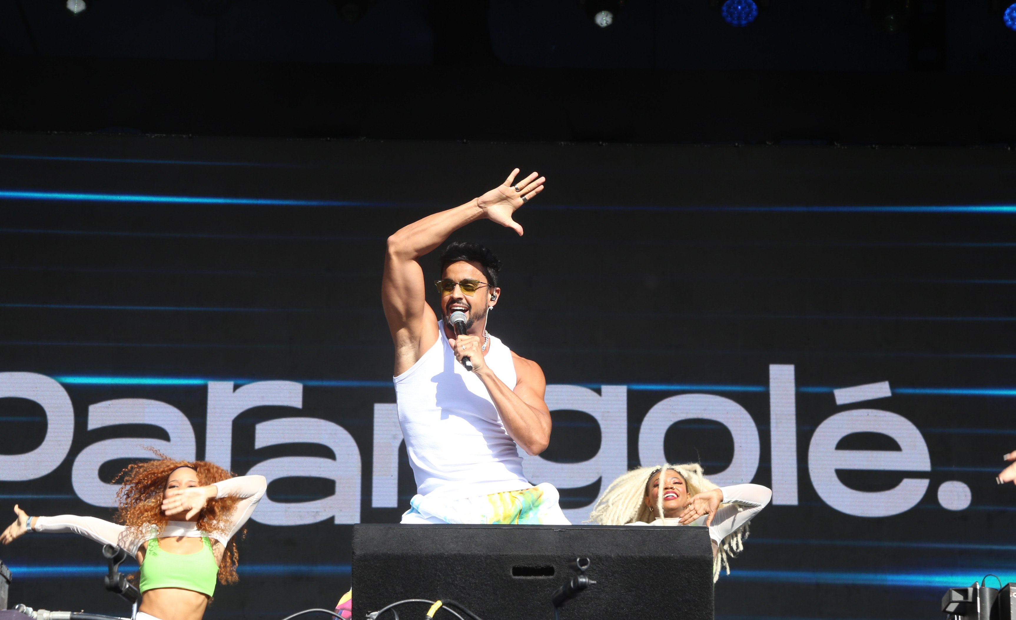 Bloco Camaleão (Bell Marques), Bloco Largadinho (Claudia Leitte), Bloco Jake (Banda Jaké/Neivaldo do Tchaco/Coisa de Acender), Bloco Praieiro (Jammil), Bloco Malê Debalê (Bandia Malê), Bloco A Mulherada (Banda A Mulherada), Bloco Banana Reggae (Thomé Viana & Banda Ragga/Carlinhos Nação), Bloco Arrastão do Gigante (Léo Santana), Bloco Tê Tê Tê (Sem Cordas) (Sebah Vieira), Bloco Exclusivas (Aline Souza & Banda), Bloco Universitário (Sem Cordas) (Capitão Gancho)
<br>
<br>
PIPOCA:
<br>
<br>
Psirico, Timbalada, Thiago Aguino, Armandinho, Dodô & Osmar, Parangolé, Luiz Caldas, Guig Ghetto, Banda Mel, A Dama, Juan & Ravena, Vinny Nogueira, O Poeta