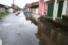 Estragos da chuva no bairro São Cristóvão, em Salvador, nesta sexta-feira, 2