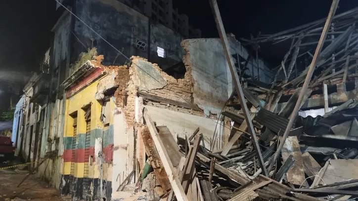 Casarão que caiu em Salvador