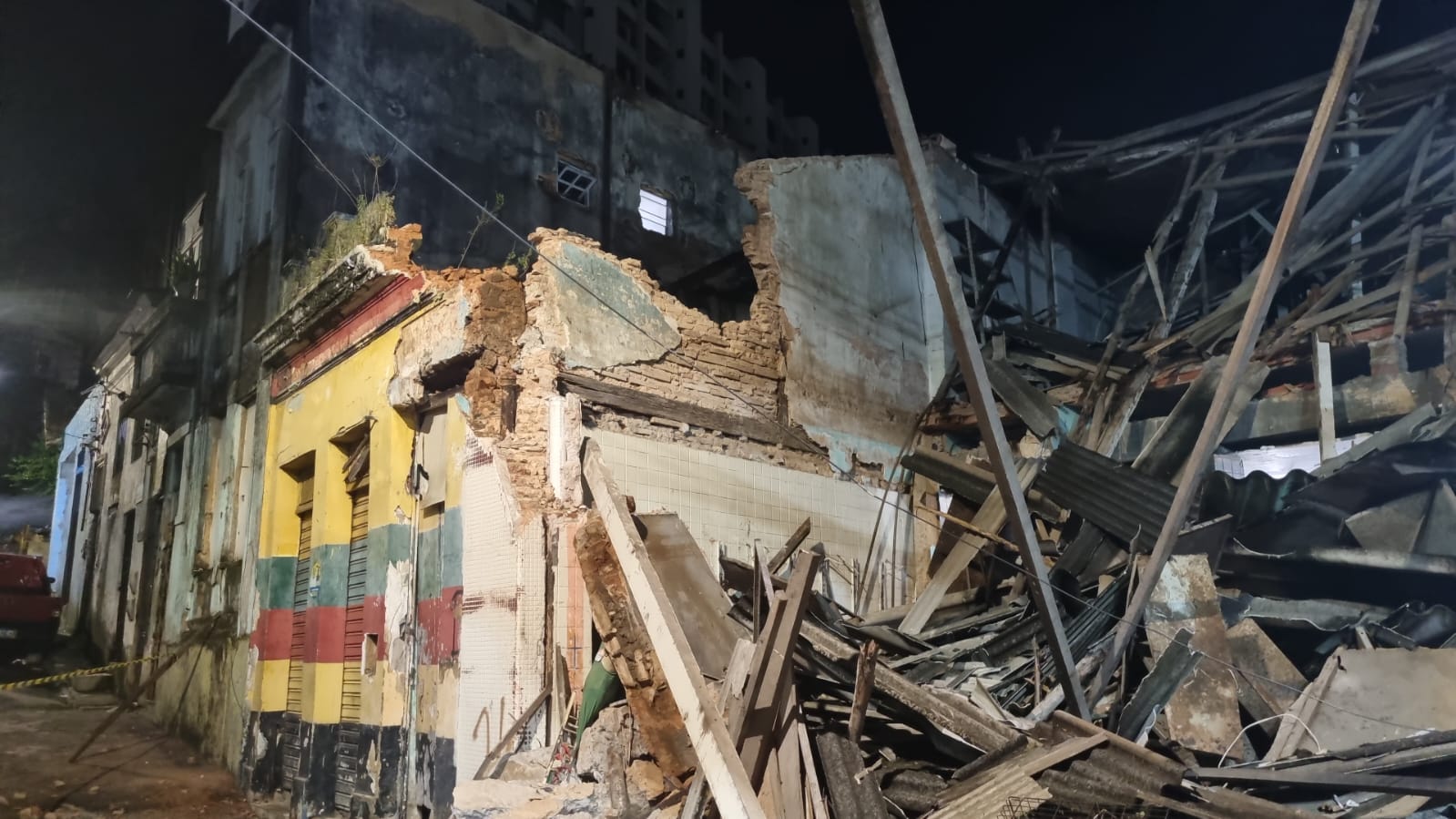 Casarão que caiu em Salvador