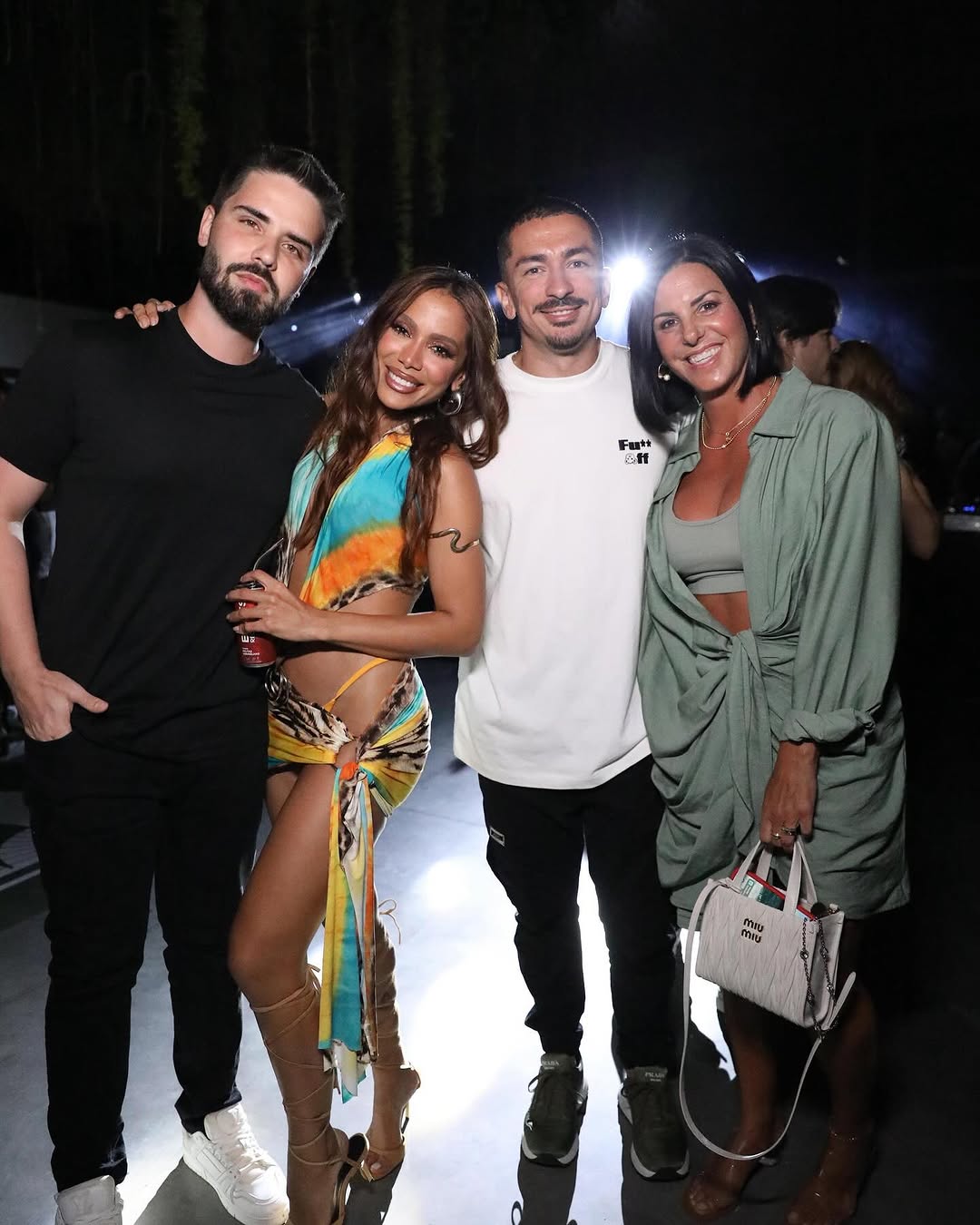 Anitta e amigos