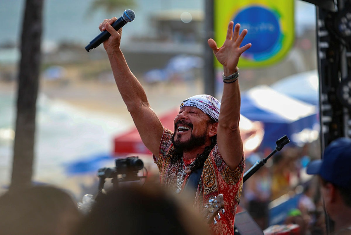 15h – Bell Marques
15h30 – Jhon Robert
16h – Galeguinho Spa
16h30 – Psirico
17h – Luziel Junior
17h30 – Durval Lelys
18h – Maryzelia
18h15 – Bloco Raízes Do Quilombo
18h30 – Letícia Brasil
19h – Mari Fernandez
19h30 – Djalma Ferreira
20h – Kionda
20h30 – Xanddy Harmonia
21h – Gabriela Moraes
21h30 – Paulo Bindá
22h – Fellipe Aladin
22h30 – Oh Polêmico
23h – Os Clones
23h30 – Asas Livres E Silfarley
