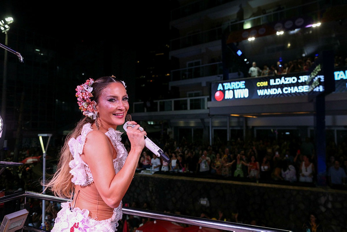 16h30 – Unção Profética, Vange e Moreno em Cristo
17h – Timbalada
17h30 – É o Tchan
18 – Armandinho
18h15 – Polimania
18h30 – Talitha Costa
19h – Claudia Leitte
19h30 – Roberto Kuelho
20h – Luiz Caldas
20h15 – Bloco dos vaqueiros
20h30 – Zé Honório
21h – Pagodart
21h30 – Pagode do Segredo
22h – Igor – O Rei da Farra
22h30 – Naldinho
23h – Bahia Bend
23h30 – Tayrone
