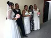Amor que une: mãe e filha lésbica sobem ao 'altar' no mesmo dia