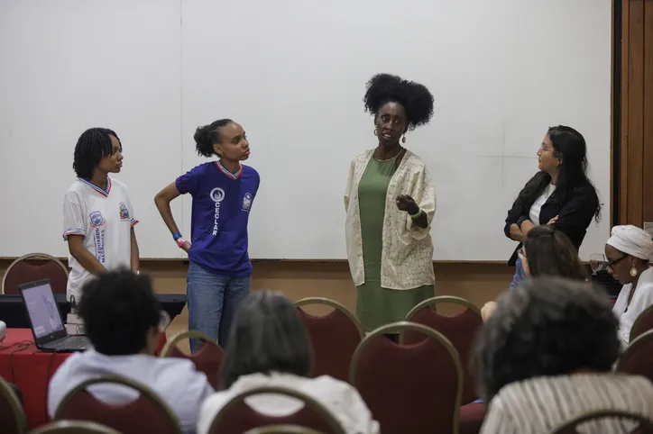 A TARDE Educação realiza oficina para professores em parceria com IAT
