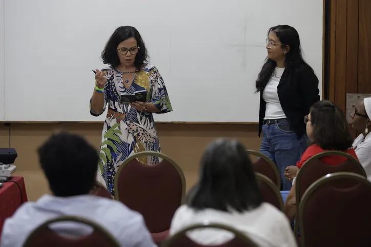 A TARDE Educação realiza oficina para professores em parceria com IAT