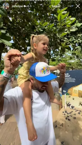 Zé Felipe na Bahia com os filhos