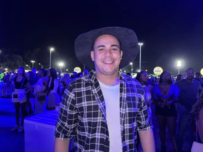 Chapéu de Natanzinho Lima é tendência de crianças a idosos