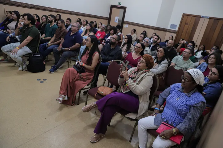 A TARDE leva prática jornalística para a sala de aula