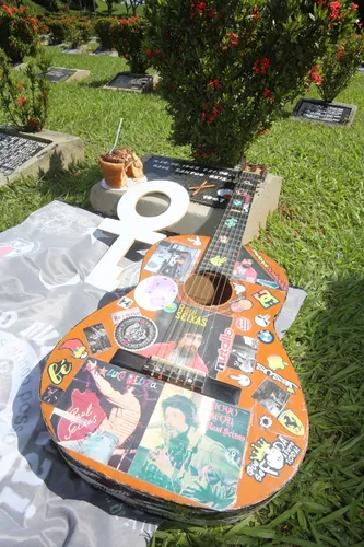 Fãs de Raul Seixas homenageiam o Rei do Rock Brasileiro em Salvador
