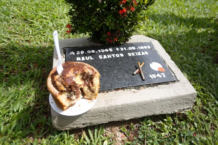 Fãs de Raul Seixas homenageiam o Rei do Rock Brasileiro em Salvador