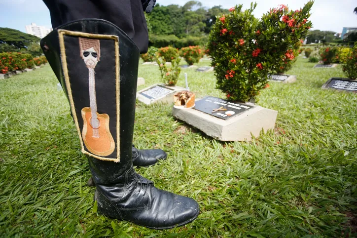 Fãs de Raul Seixas homenageiam o Rei do Rock Brasileiro em Salvador