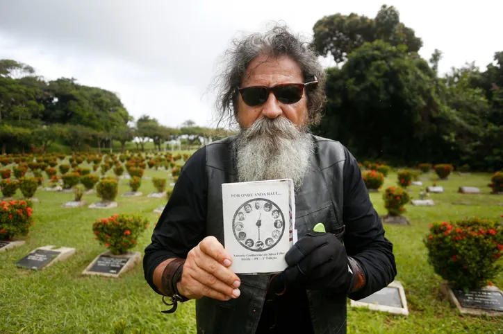 Fãs de Raul Seixas homenageiam o Rei do Rock Brasileiro em Salvador