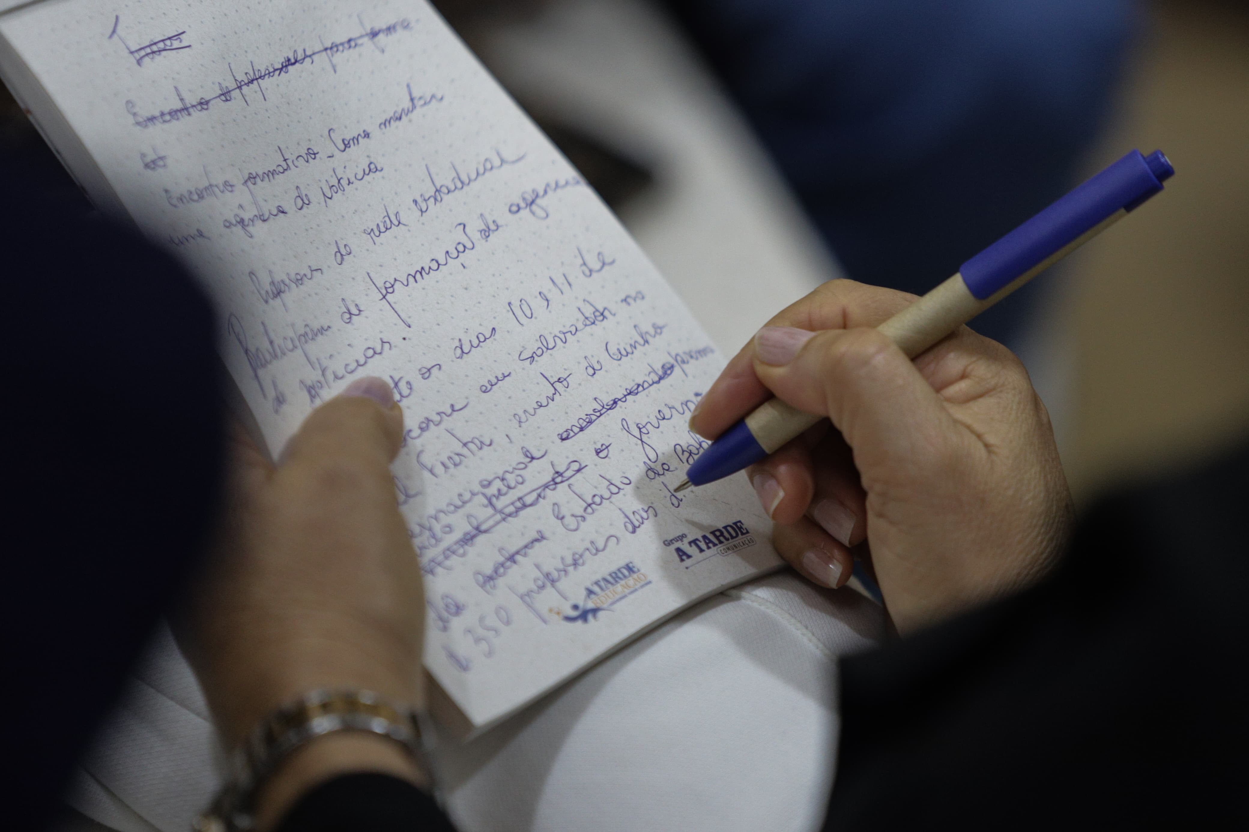A TARDE Educação realiza oficina para professores em parceria com IAT