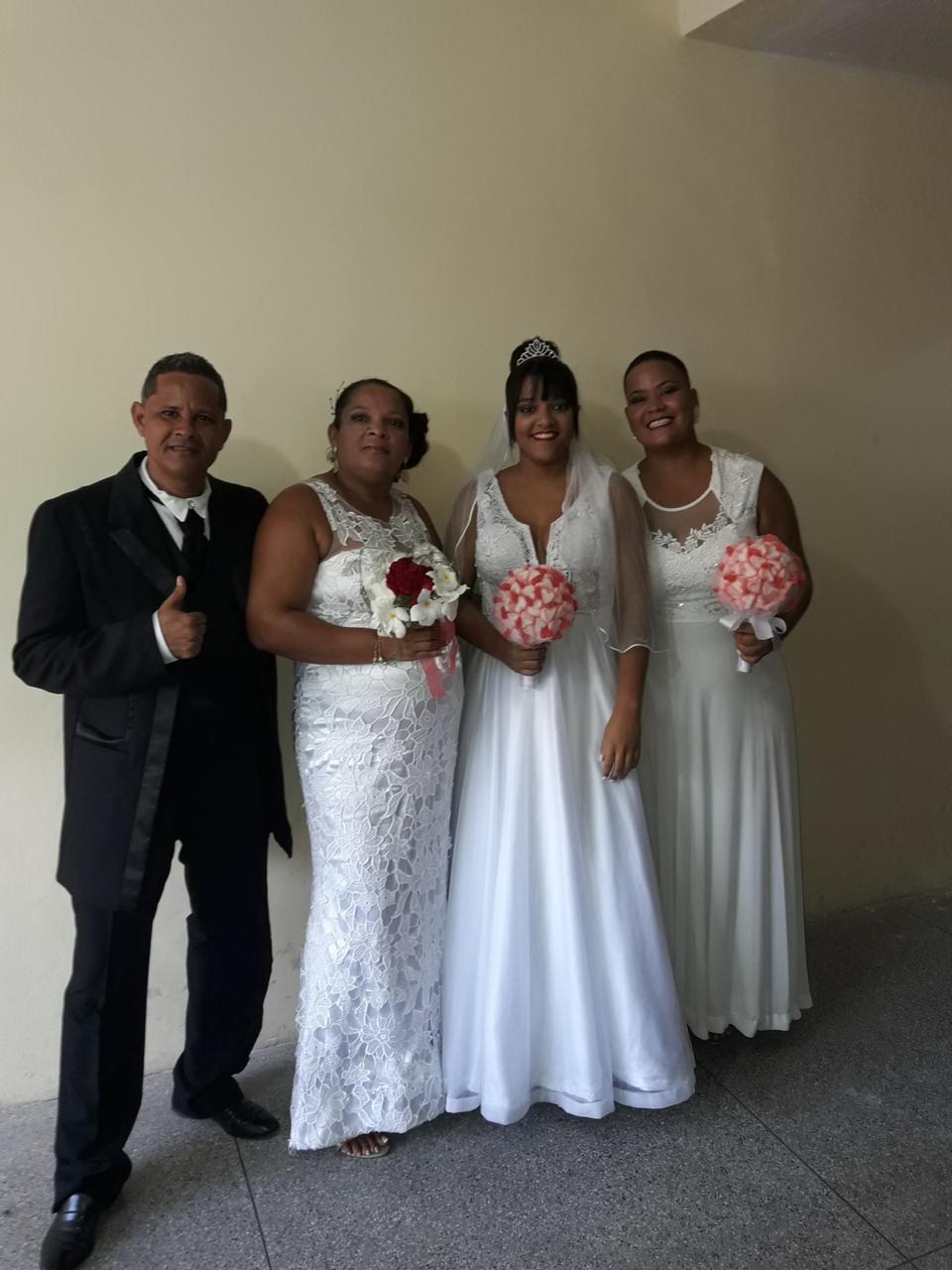 (esq.) Sandro, Celidalva, Janice e Angélica oficializaram a união civil no mesmo dia