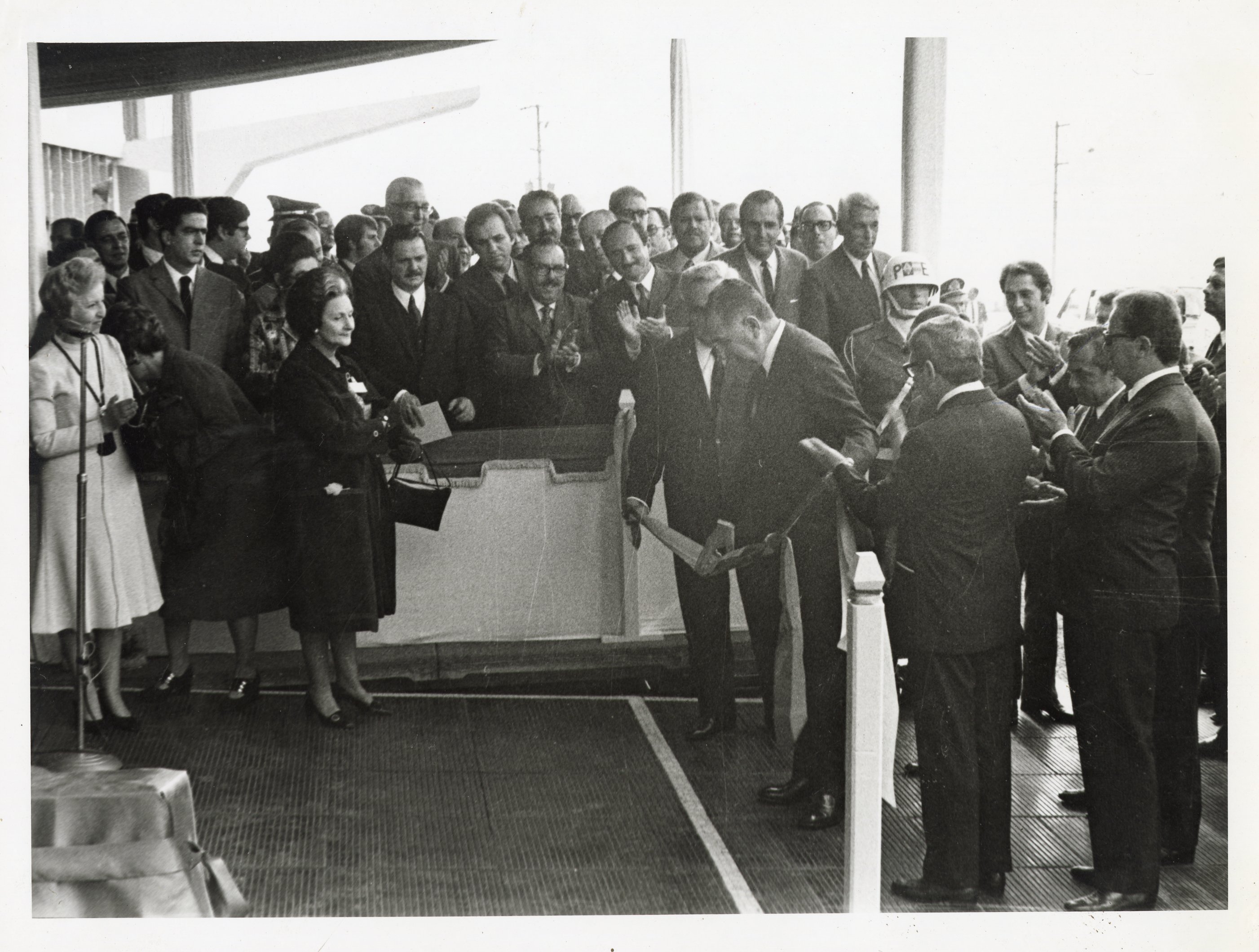 1971 - No dia 28 de julho, o Einstein Hospital Israelita é aberto oficialmente. No ano seguinte, é inaugurada uma moderna Unidade de Terapia Intensiva (UTI).