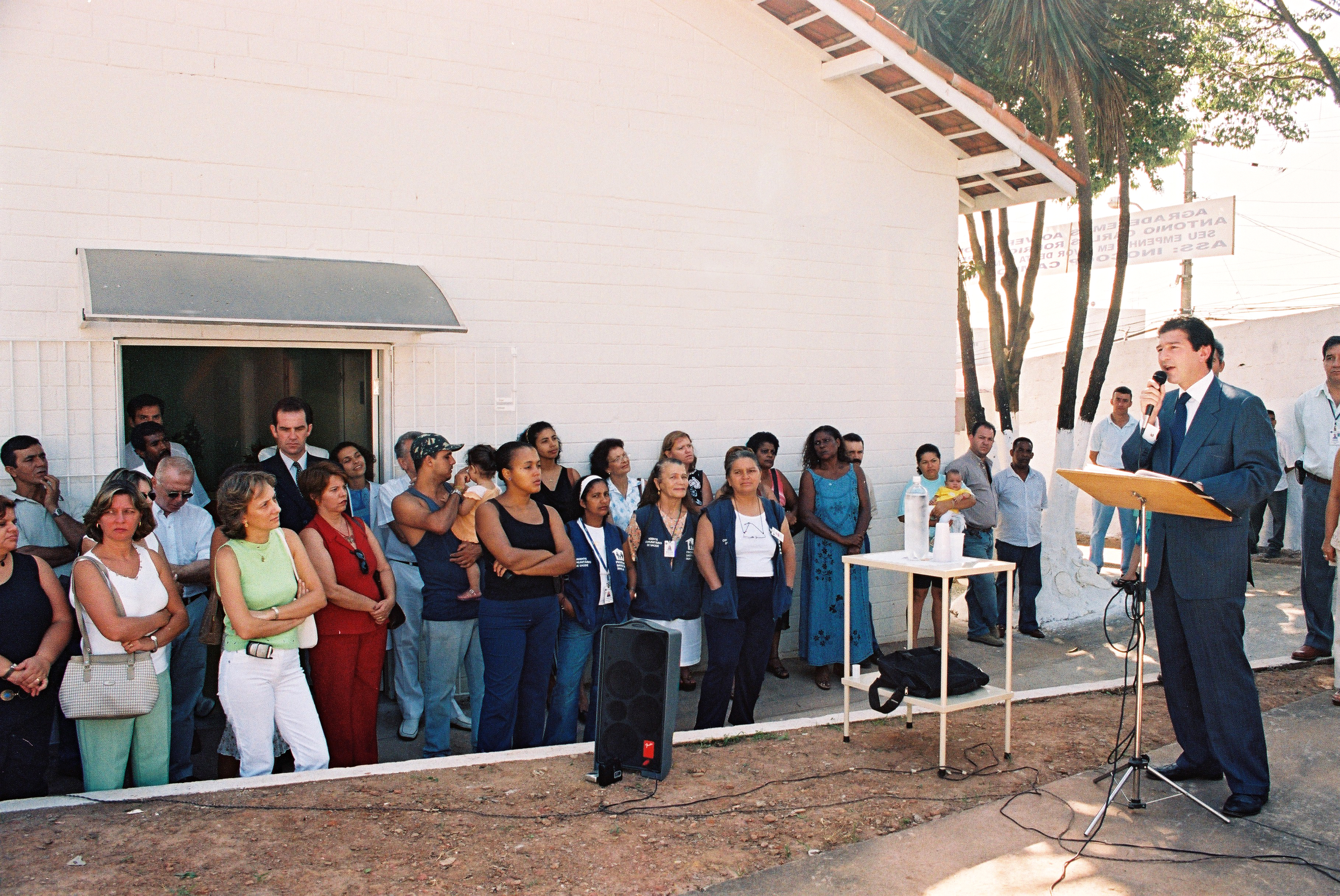 2001 - A organização firma contrato com a prefeitura de São Paulo para coordenar o Programa de Saúde da Família em 12 Unidades Básicas de Saúde (UBSs). No ano seguinte, faz uma parceria com o Ministério para realizar transplantes de órgãos em pacientes do SUS. Hoje, são 32 unidades públicas geridas.