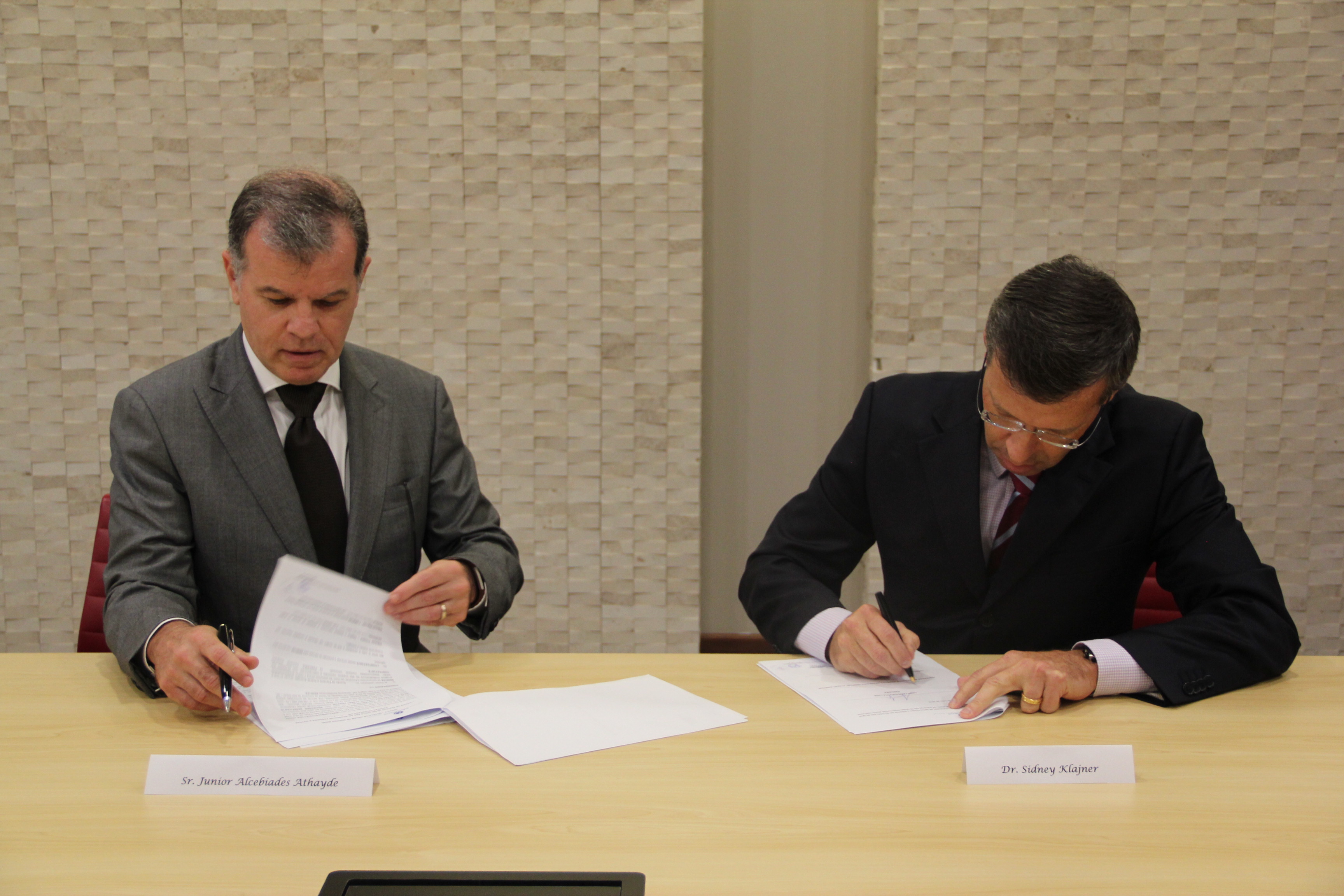 2018 - Alinhada a organizações de ponta focadas em inovação e geração de conhecimento, o Einstein cria a Academic Research Organization (ARO). A estrutura coordena projetos de pesquisa clínica multicêntricos de impacto nacional e internacional.