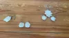 Brincos feitos de flor de escamas
