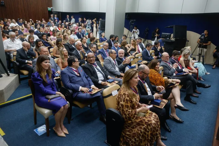 Justiça do Trabalho reconhece legado de A TARDE com honraria máxima