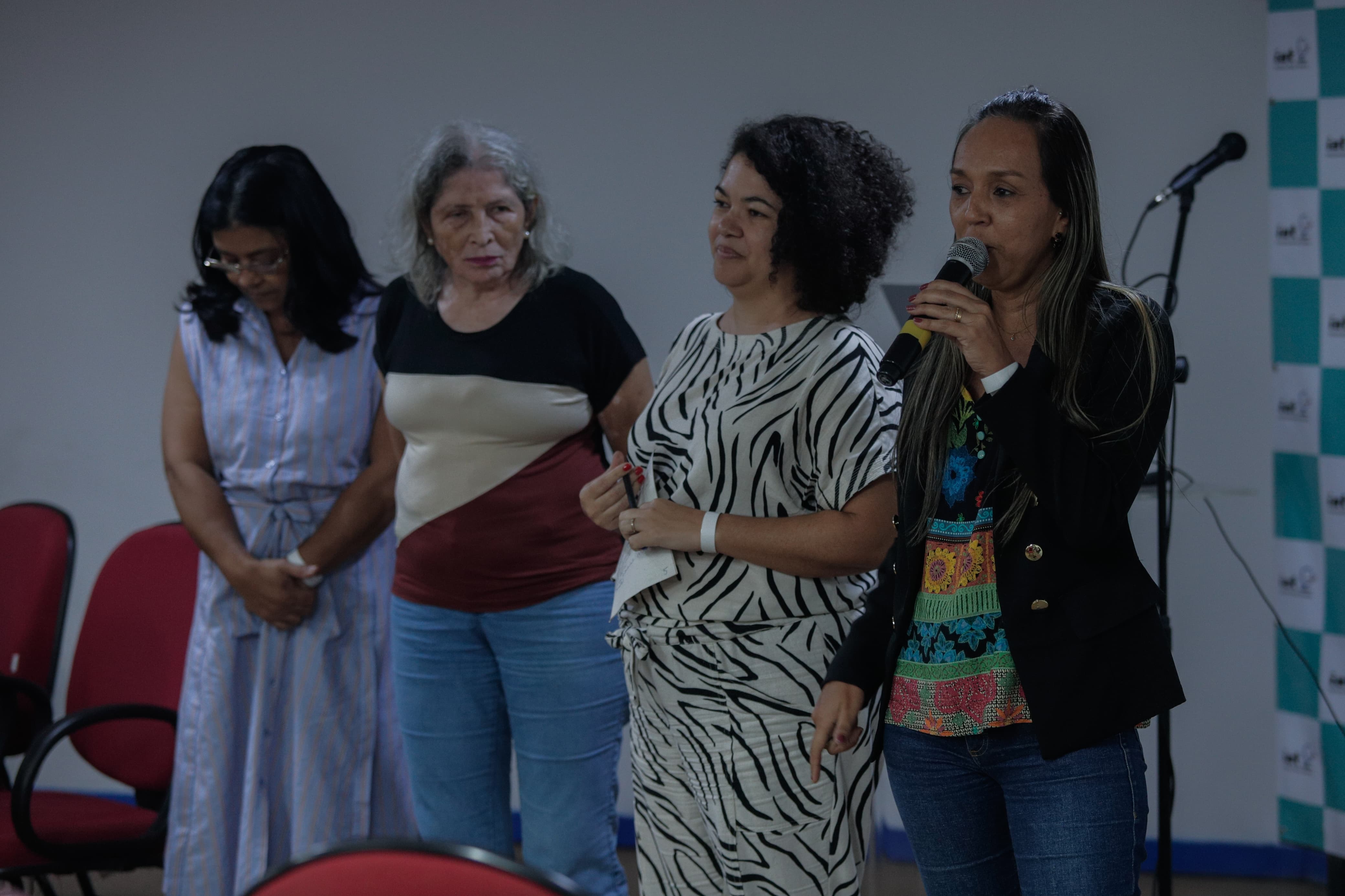 Professores no momento da prática