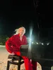 Cantora Angela Ro Ro na praia de Botafogo