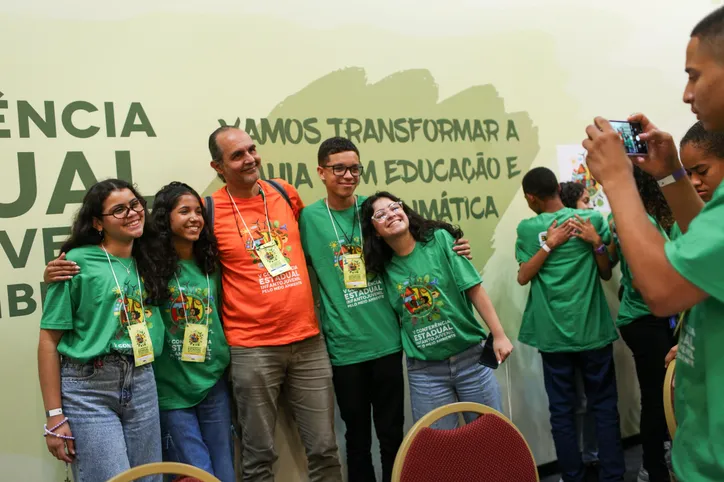 Oficinas, debates e integração da educação ambiental
