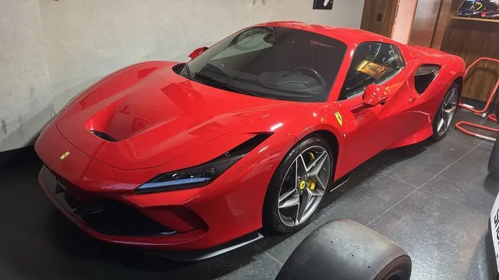 PF prende Careca do INSS e confisca carro de F1, Ferrari, armas e itens de luxo