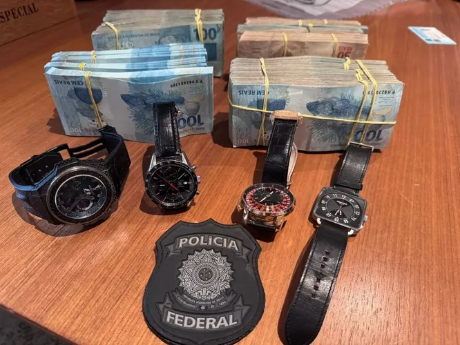 PF prende Careca do INSS e confisca carro de F1, Ferrari, armas e itens de luxo