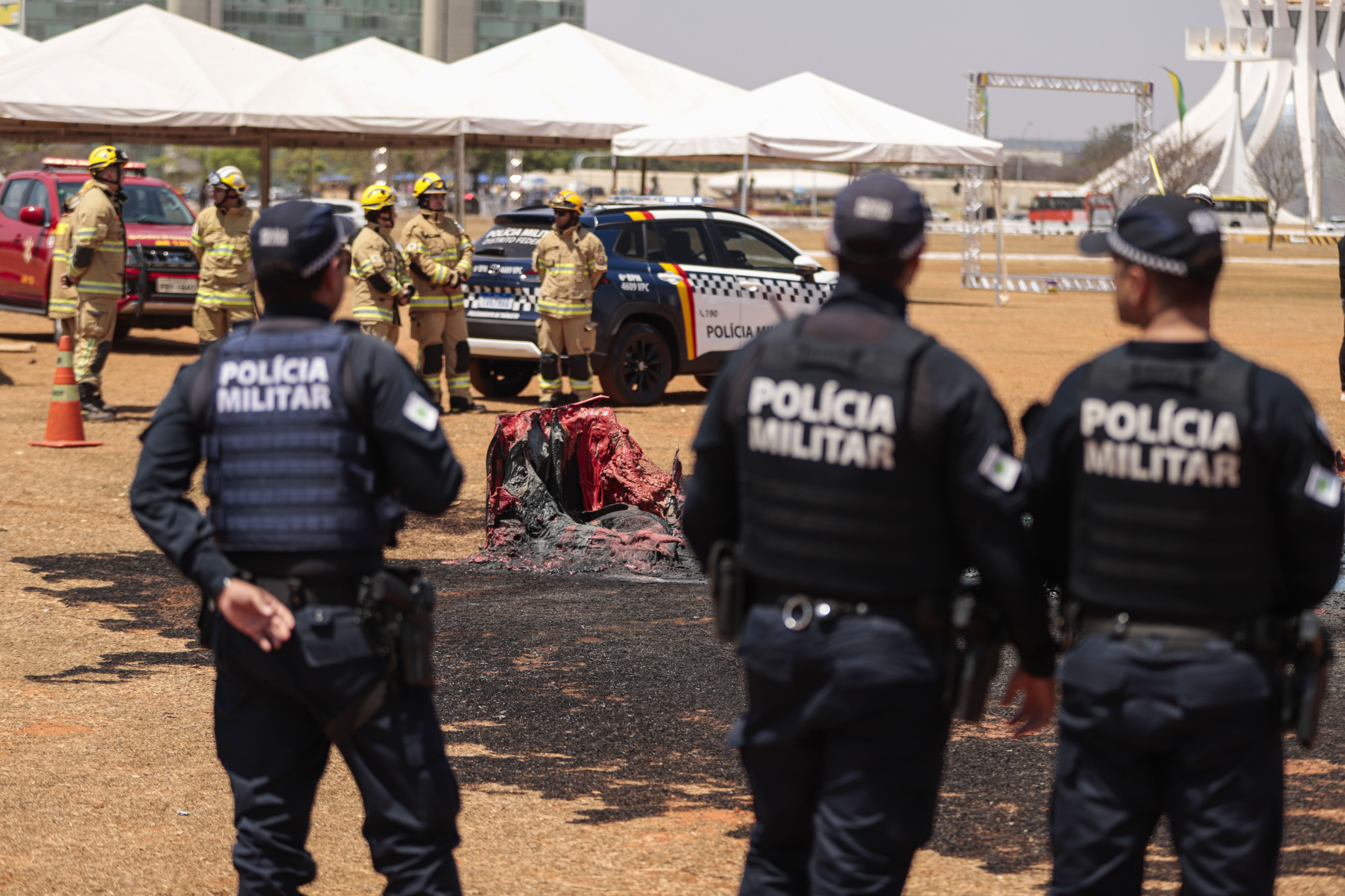 BrasÃlia (DF), 09/09/2025 - Banheiros quÃmicos são incendiados na Esplanada dos Ministérios
Ao todo, dez banheiros quÃmicos foram incendiados. Ainda não se sabe as causas nem responsáveis pelo incêndio.
Foto: Joédson Alves/Agência Brasil