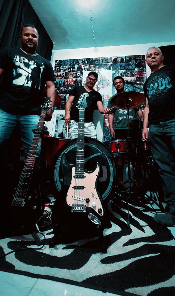 Primeira Capital faz cover do Capital Inicial