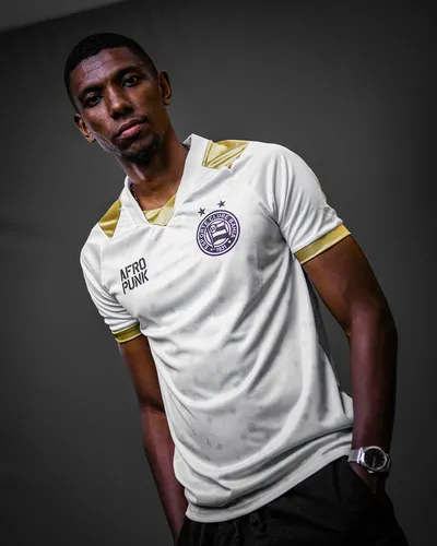 “O Arrepio Que Veste a Pele”: Bahia lança camisa preta com o Afropunk