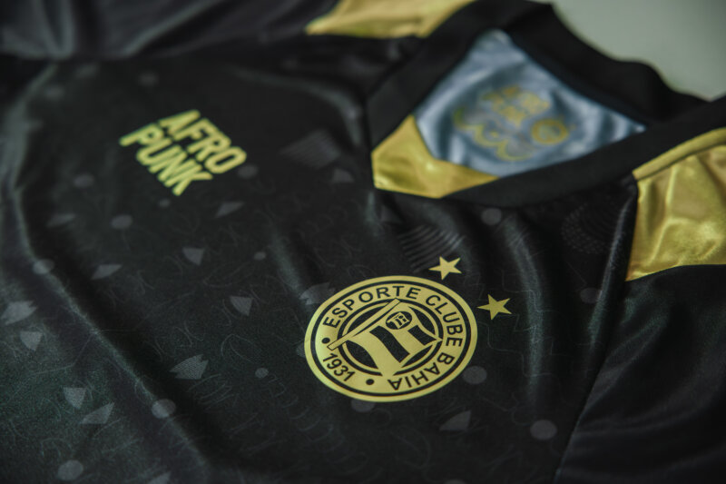 “O Arrepio Que Veste a Pele”: Bahia lança camisa preta com o Afropunk