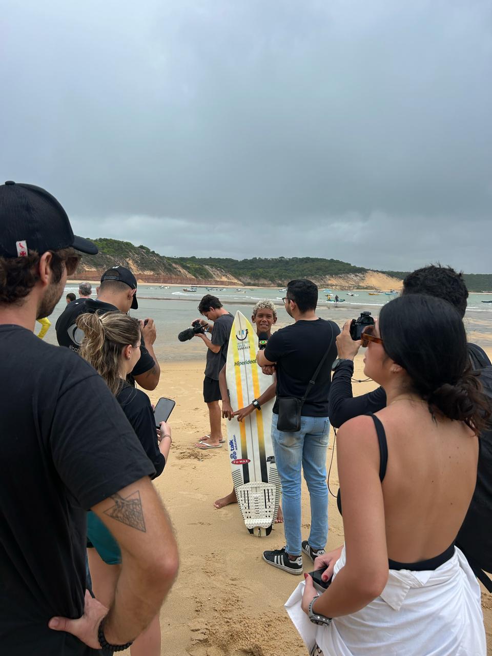 Promessa do surfe baiano realiza sonho ao conhecer Ítalo Ferreira