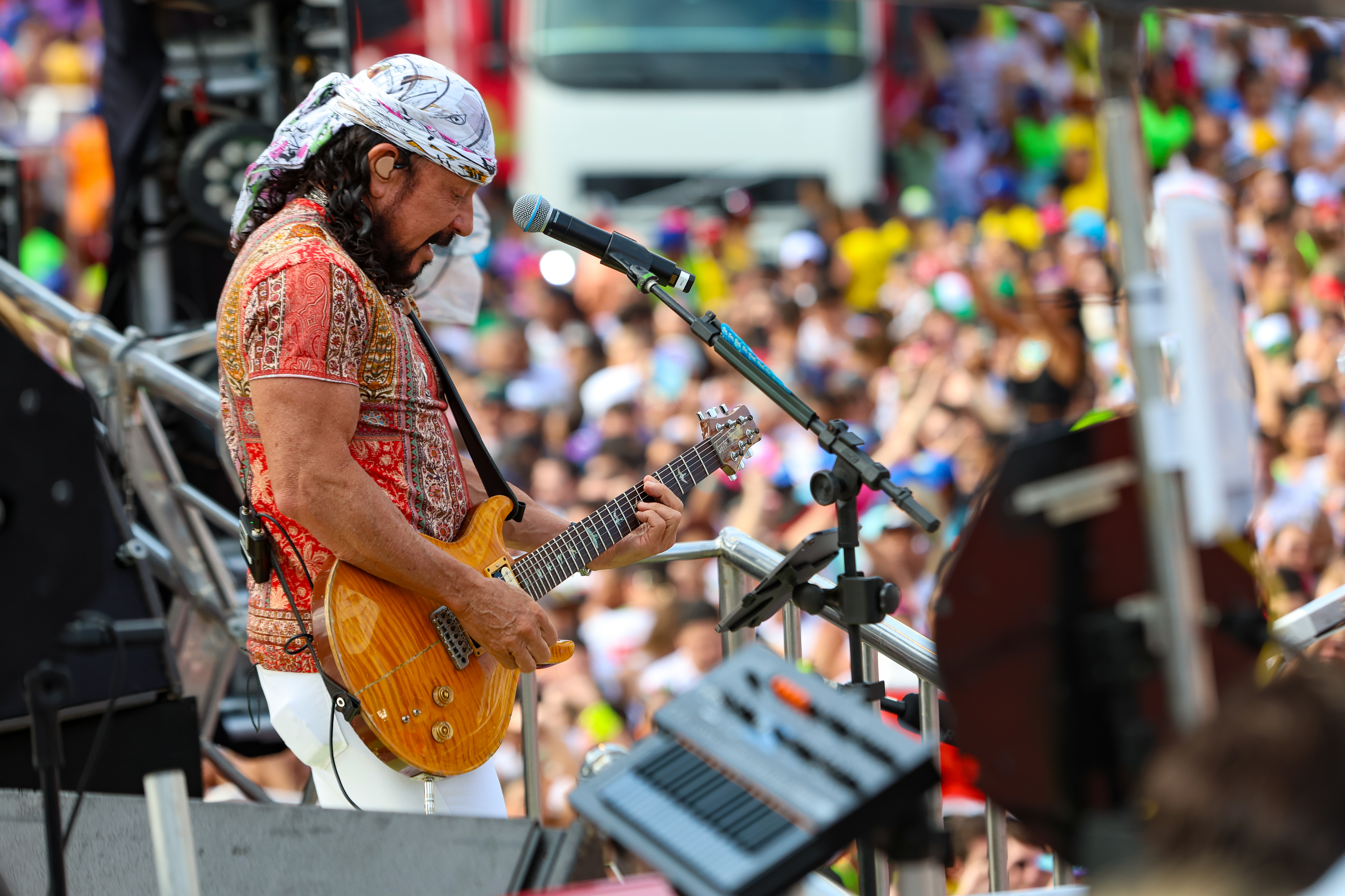 Pipoca - A partir de 15h30 - BANDA PAPA LÉGUAS, BANDA ARAKETU, SOLANGE ALMEIDA, LÉO SANTANA, PARANGOLÉ, PSIRICO, TONY SALLES, MARGARETH MENEZES, BANDA CHEIRO, TIMBALADA, DJ PEDRO SAMPAIO, LUDMILLA, CARLINHOS BROWN, O KANALHA, GUIG GHETTO, VINA CALMON, TATAU, FANTASMÃO, THIAGO AQUINO, BANDA CHICA FÉ, HIAGO DANADINHO, AH! CHAPA
<br>
<br>
Blocos - Baby Léguas, Bloco da Quinta (Bell Marques), Siri com Todi, Bloco Tô Ligado, Bloco Uau / Chá da Alice (Babado Novo), Cheiro/Yes (Cheiro de Amor), Alô Inter, Bloco Universitário, Banana Reggae (Adão Negro)