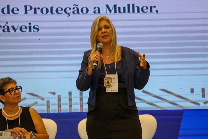 Delegada Juliana Fontes