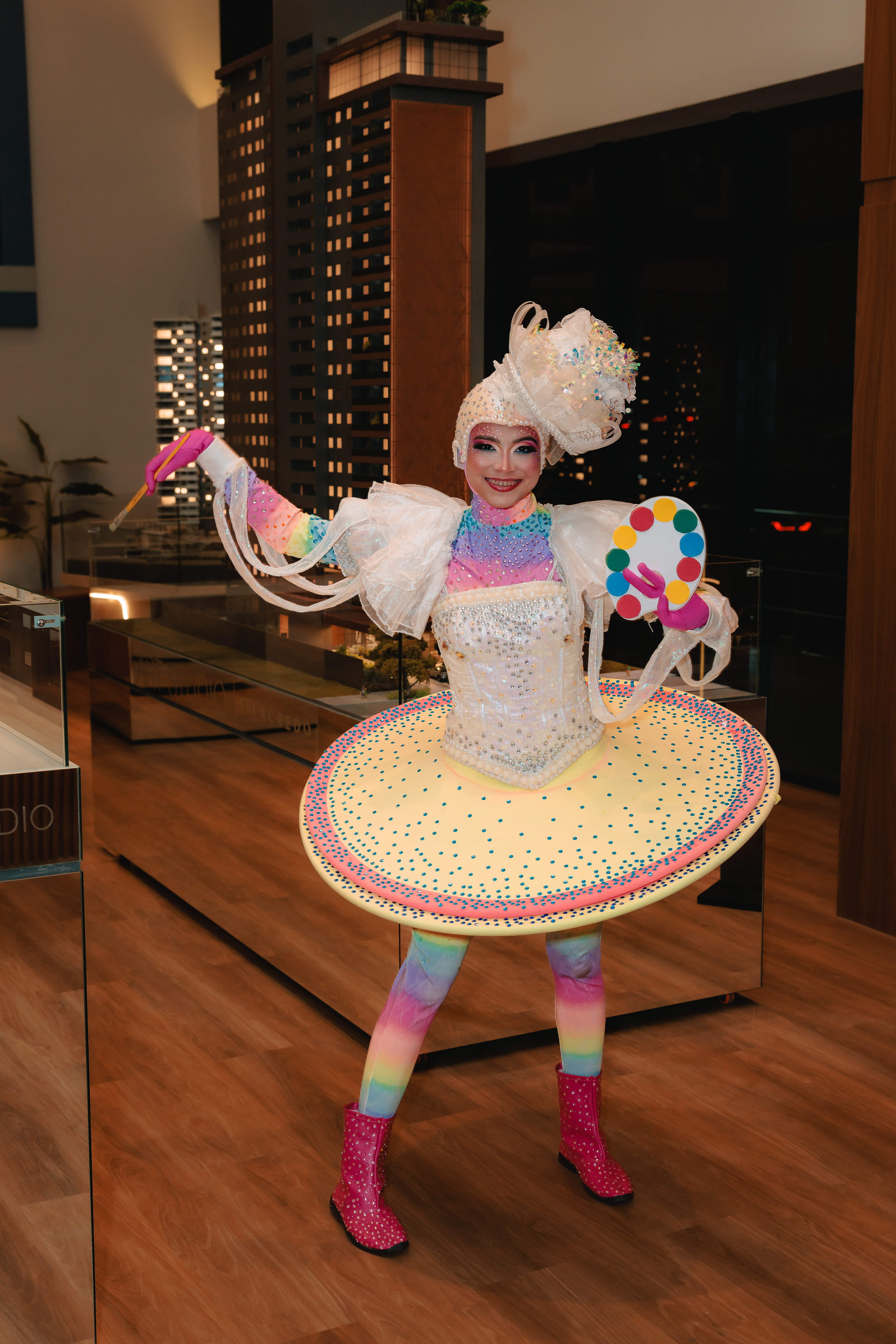 André Guimarães apresenta artistas do Art Studio Tancredo