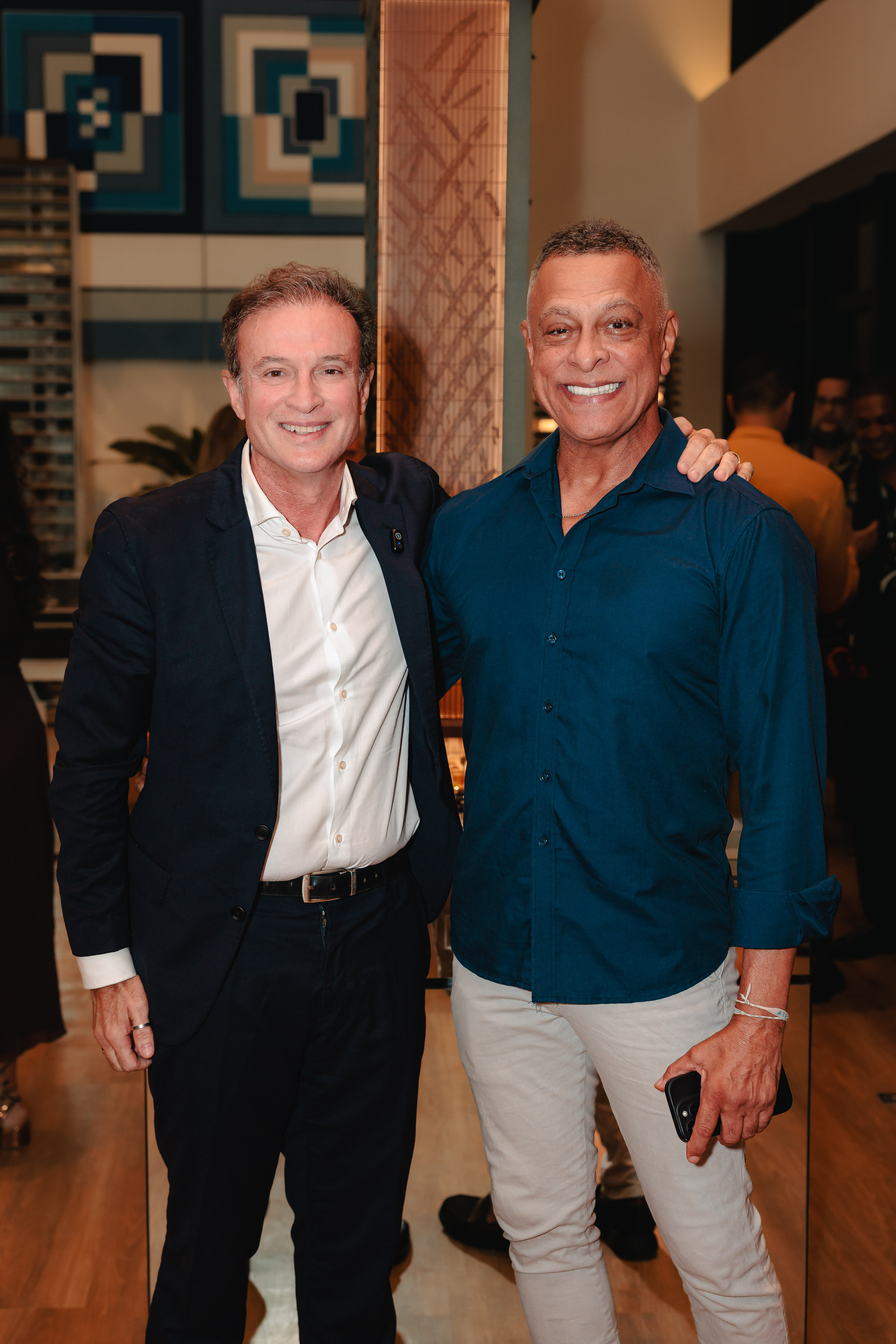 André Guimarães apresenta artistas do Art Studio Tancredo