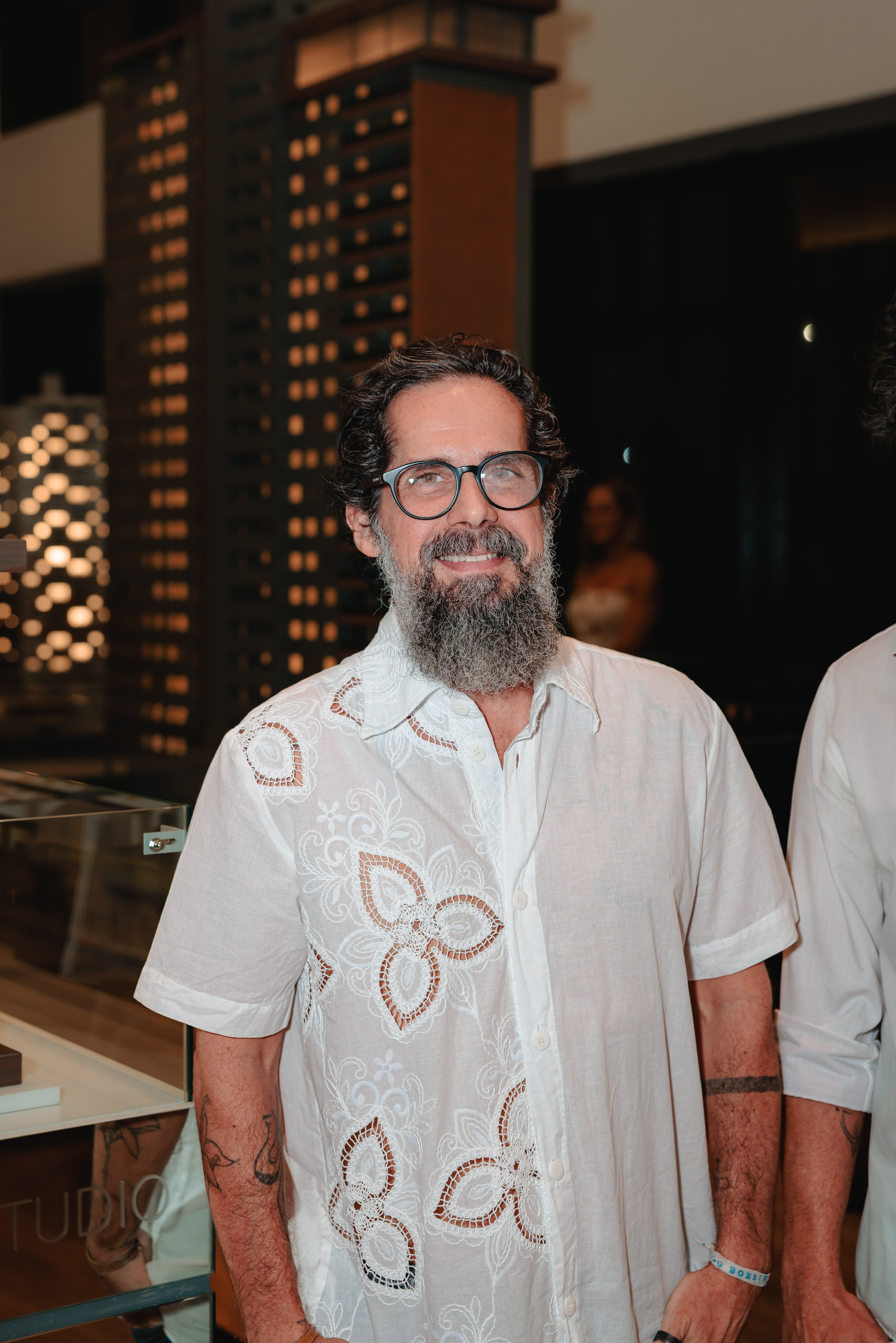 André Guimarães apresenta artistas do Art Studio Tancredo