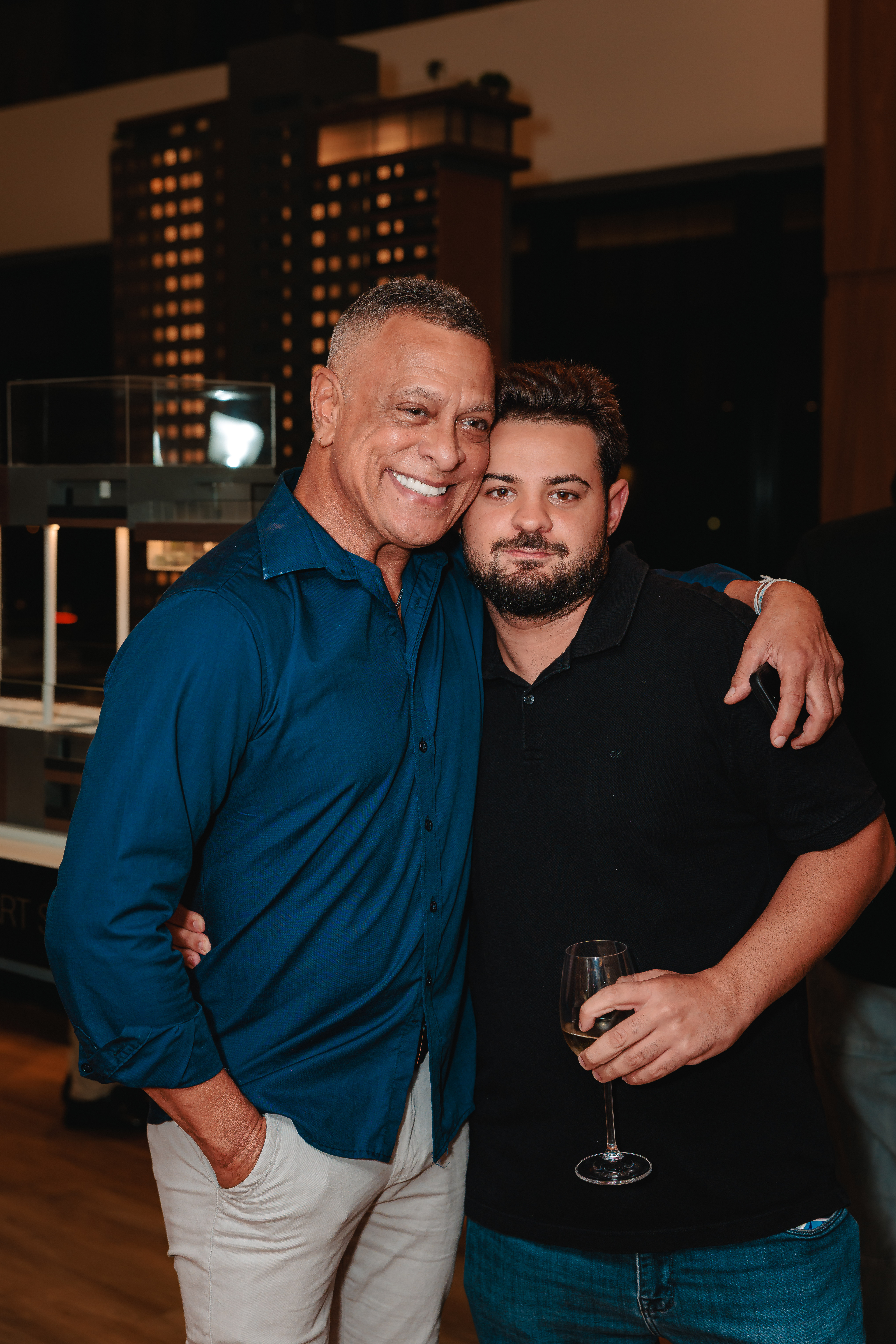 André Guimarães apresenta artistas do Art Studio Tancredo