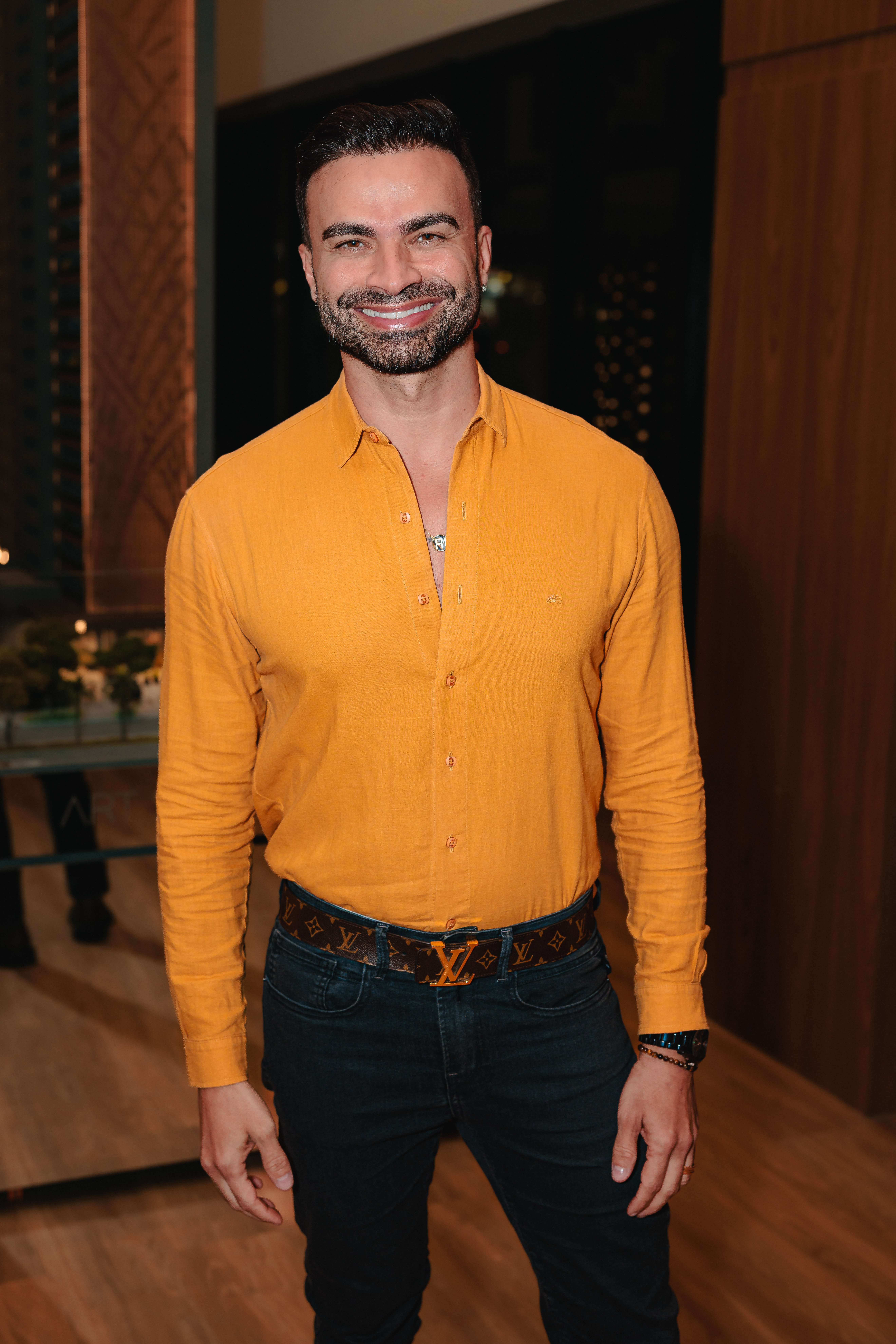 André Guimarães apresenta artistas do Art Studio Tancredo