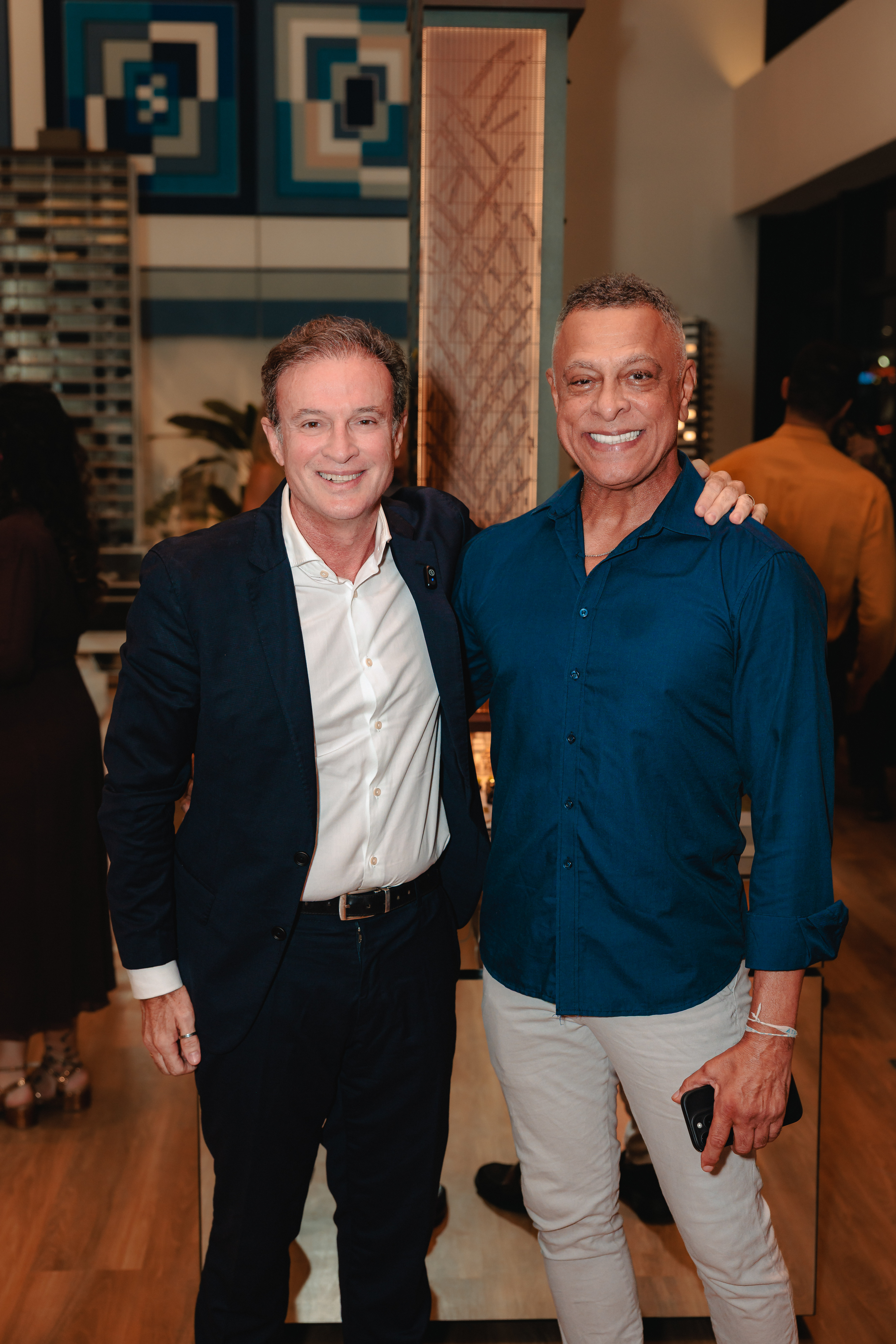 André Guimarães apresenta artistas do Art Studio Tancredo